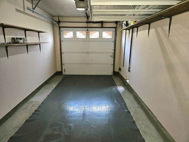 Building Photo - Superb Location for this Spacious 2 Bedroom 1.5 Bath Campbell Townhouse