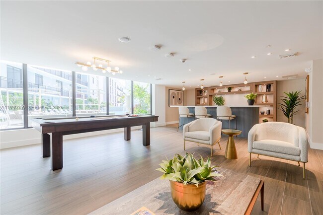 Building Photo - 1005 Spring Garden Rd