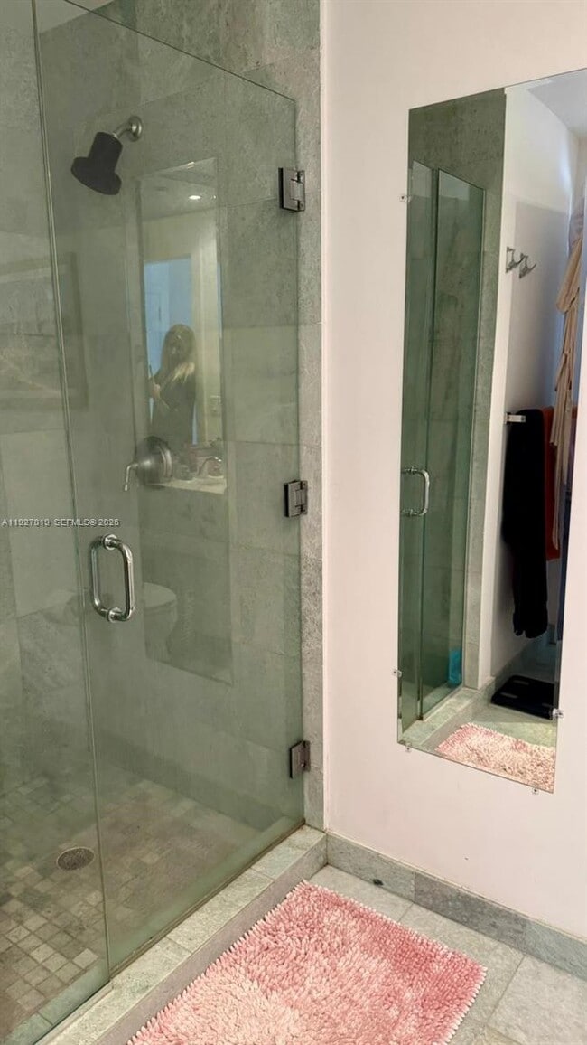 Building Photo - 1050 Brickell Ave