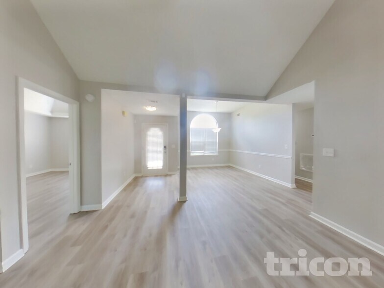 Building Photo - 1128 Misty Meadows Crossing