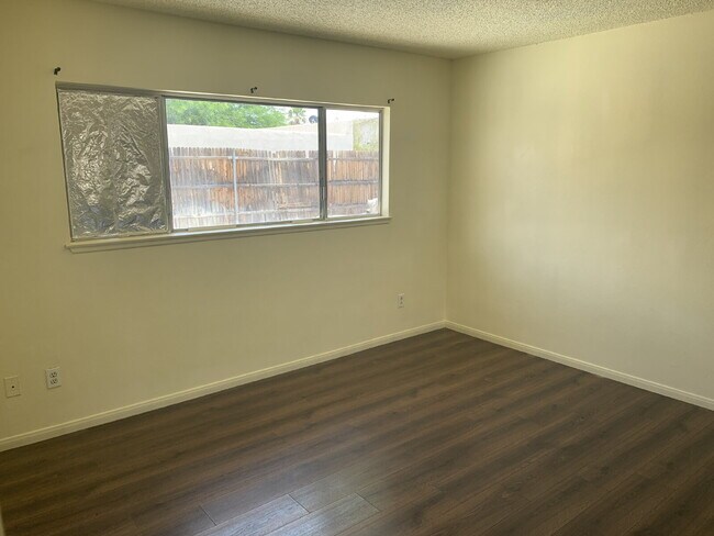 Building Photo - "Charming 3-Bed Oasis in Desert Hot Springs with Granite Touch & Cozy Fireplace!"