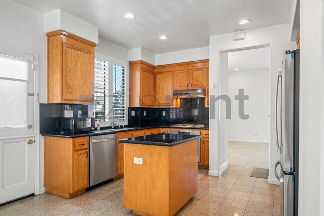 Building Photo - 3416 Glenprosen Ct