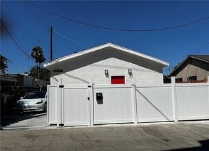 Building Photo - 10717 Amestoy Ave