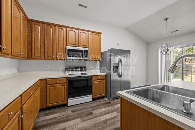 Building Photo - Beautiful Ranch House with 3 bed 2 bath ( Ballantyne area )