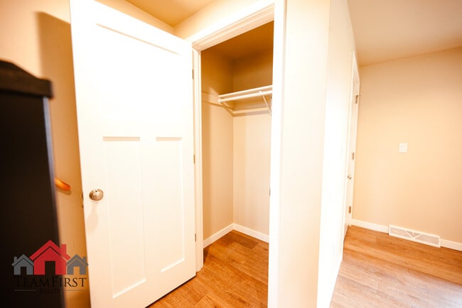 Building Photo - 2022 Terry Ln