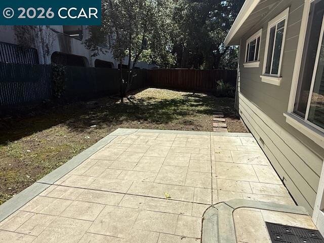 Building Photo - 1489 Carmel Dr