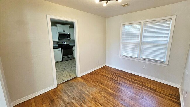 Building Photo - 4013 NW Liberty St