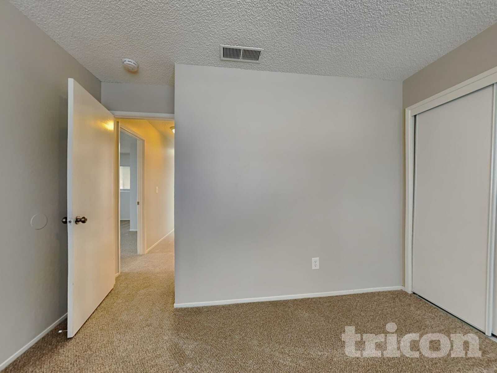 Building Photo - 1344 Shaddick Dr