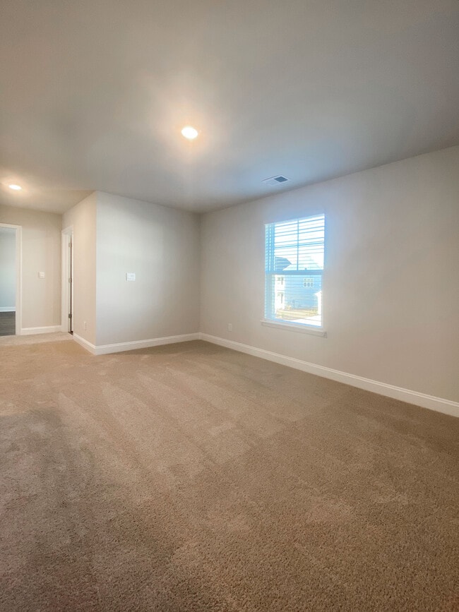 Building Photo - 7047 Shooting Star Way