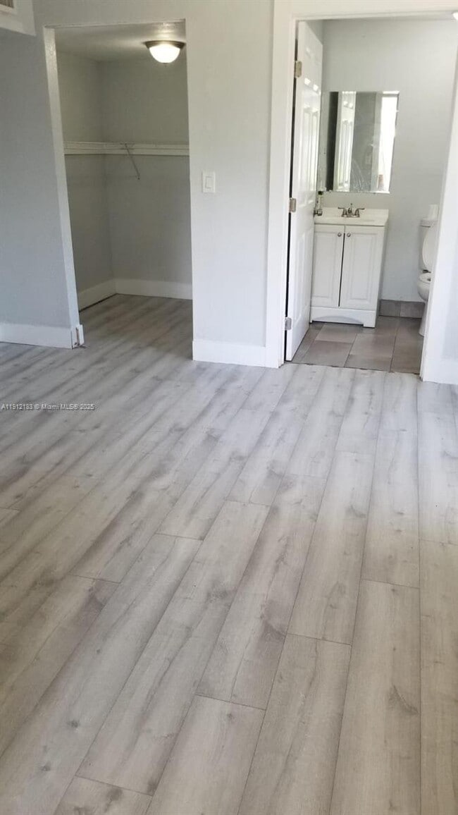 Building Photo - 1950 Rutland St