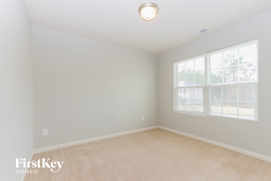 Building Photo - 170 Betty Ann Ln