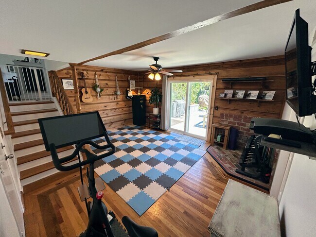 Building Photo - 3816 Hartung Ct