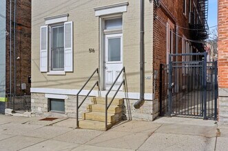 Building Photo - 516 E 13th St