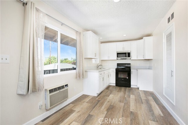 Building Photo - 650 Mariposa St
