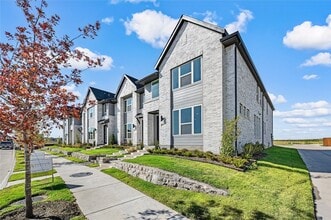 Building Photo - 9617 Dahlia Blvd