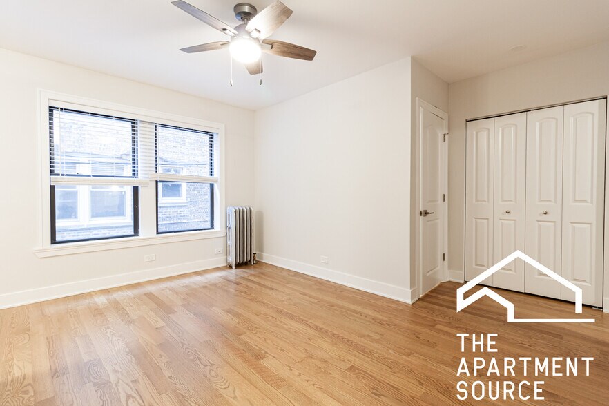 Building Photo - 516 W Cornelia Ave