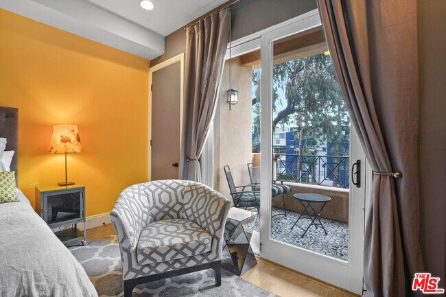 Building Photo - 16123 W Sunset Blvd