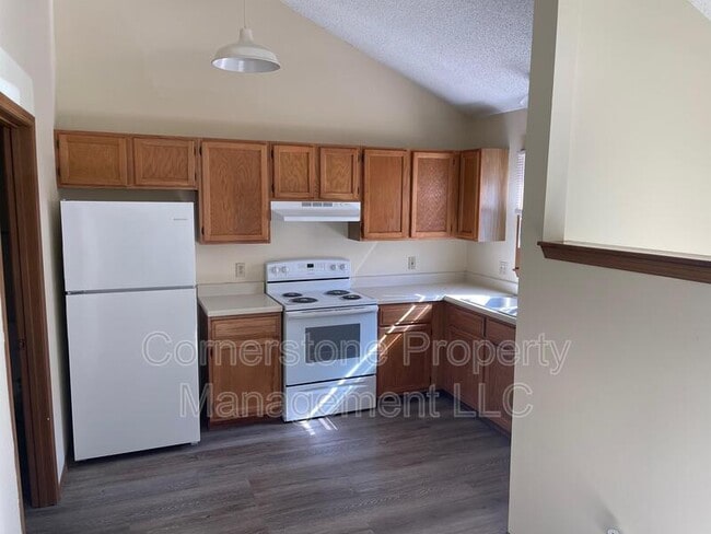 Building Photo - 807 Maple Ln