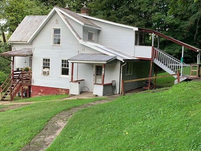 Primary Photo - 127 3rd St