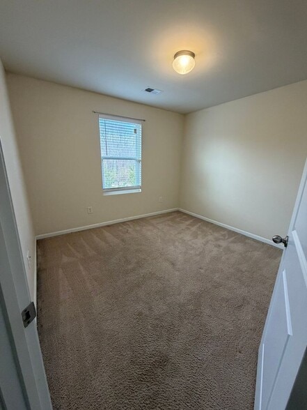 Building Photo - 26 Jones Creek Cir