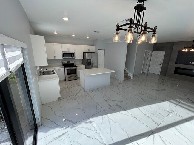Building Photo - 4621 Belgian Ln