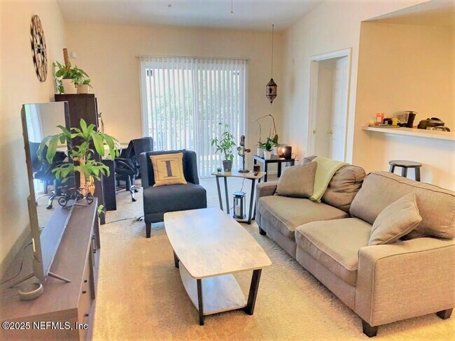 Primary Photo - 6100 Maggies Cir