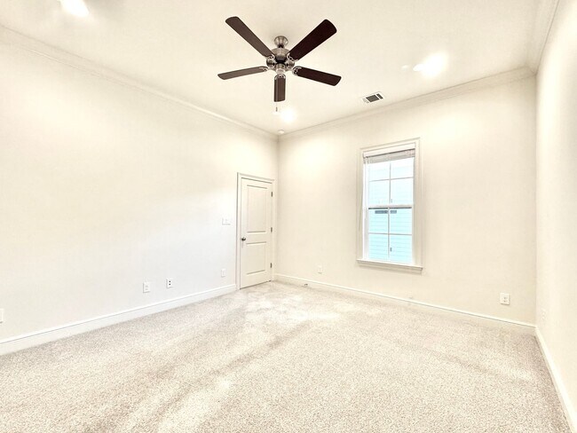 Building Photo - Cottage-Style 3BR Home in Americana