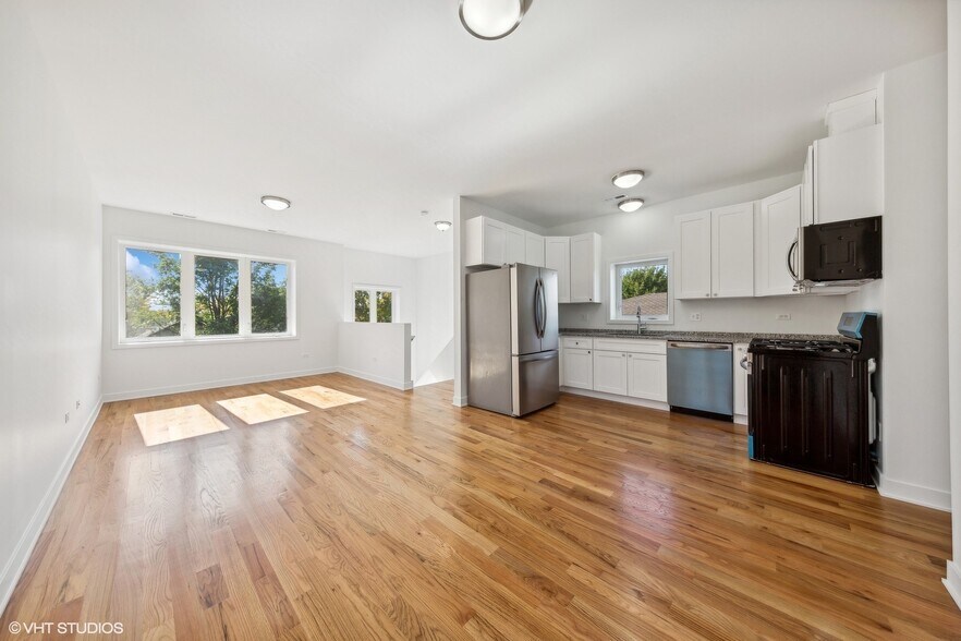Primary Photo - 226 W 24th St