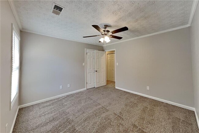 Building Photo - 2041 Kramer Way