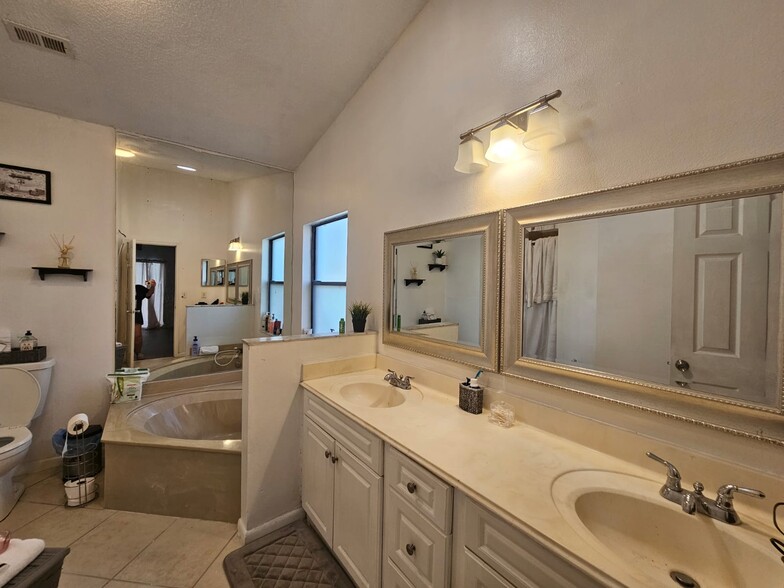 Building Photo - 5385 Aeolus Way