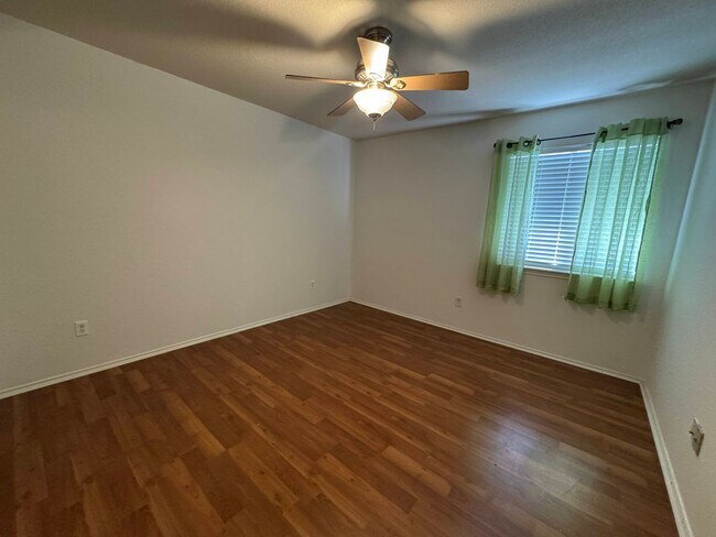 Building Photo - 204 Lottie Ln