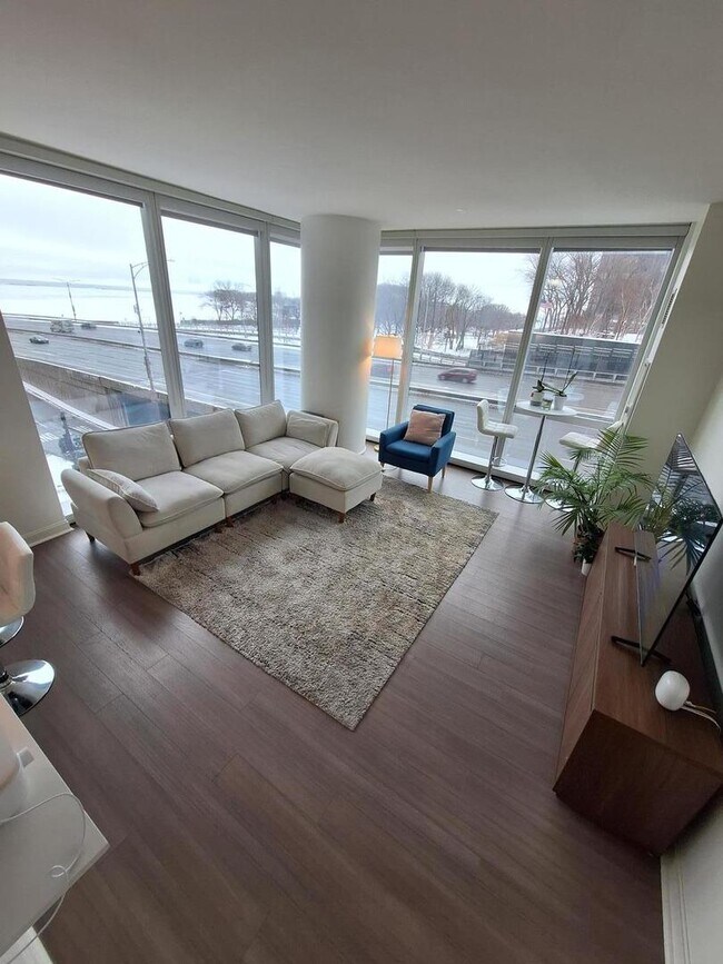 Building Photo - 500 N Lake Shore Dr