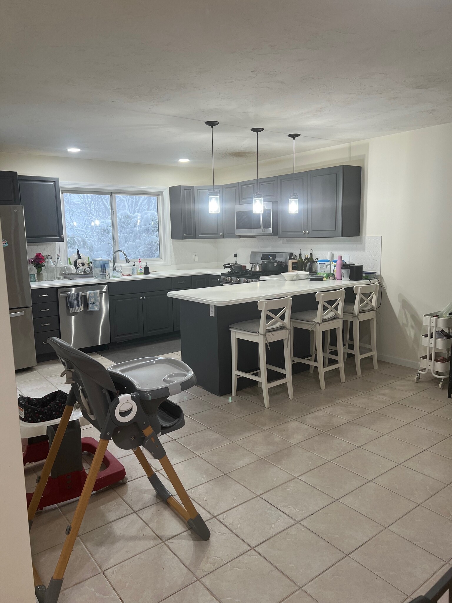 Building Photo - 411 Captain Eames Cir