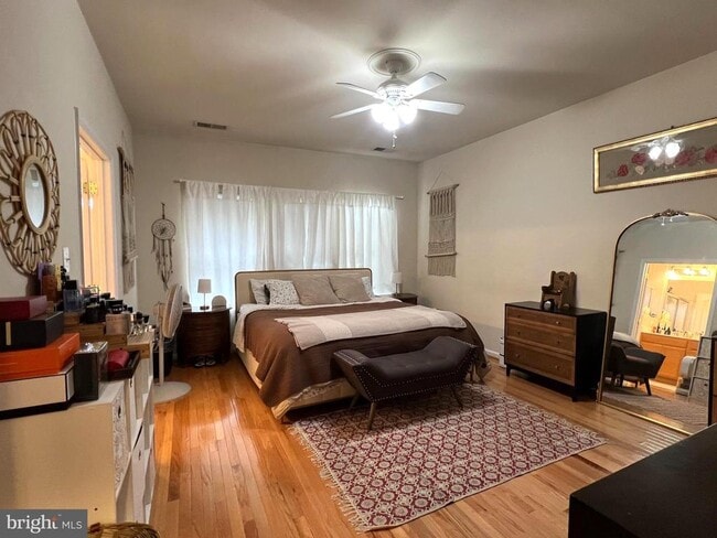 Building Photo - 7039 Little Thames Drive