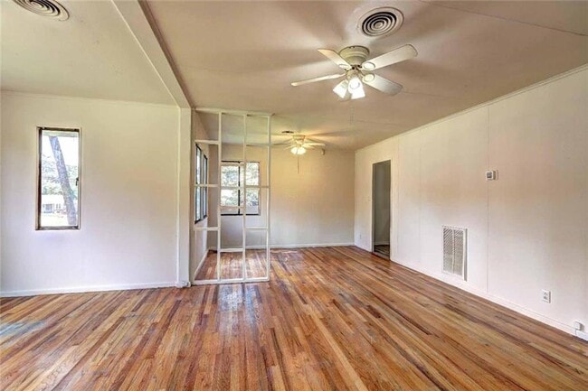 Building Photo - 1367 Canterbury Rd