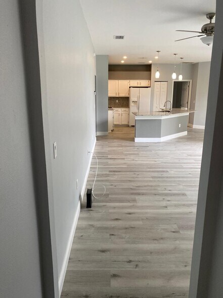 Building Photo - 1341 Flaxwood Ave