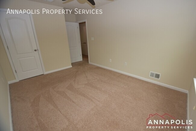 Building Photo - 717 Millhouse Dr