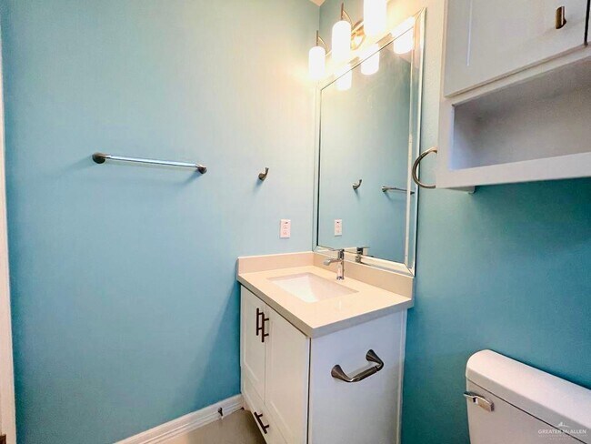 Building Photo - 208 W Rutherford Ave