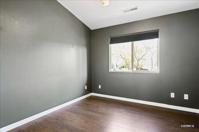 Building Photo - 1630 E 2450 S