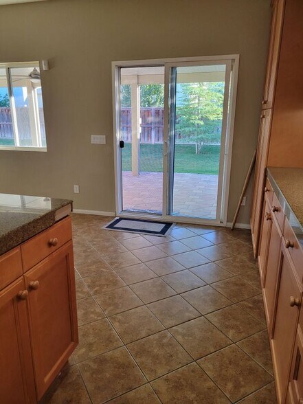 Building Photo - 2274 Purple Finch Ct