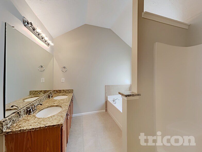 Building Photo - 6469 Snowden Dr