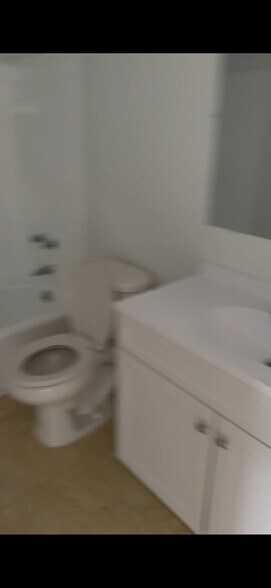 Building Photo - 25 Clifton Ave