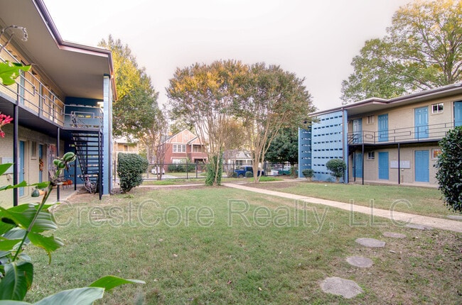 Building Photo - 21 Diana St