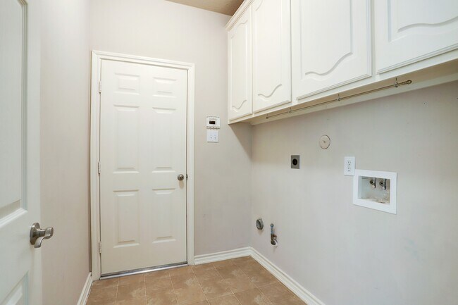 Building Photo - 10606 Badger Canyon Dr