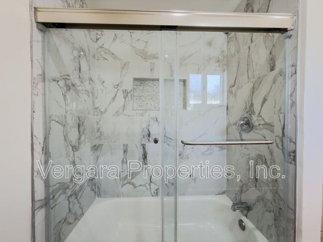 Building Photo - 137 29th St