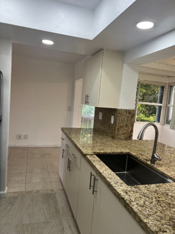 Building Photo - 8409 NW 59th Ct