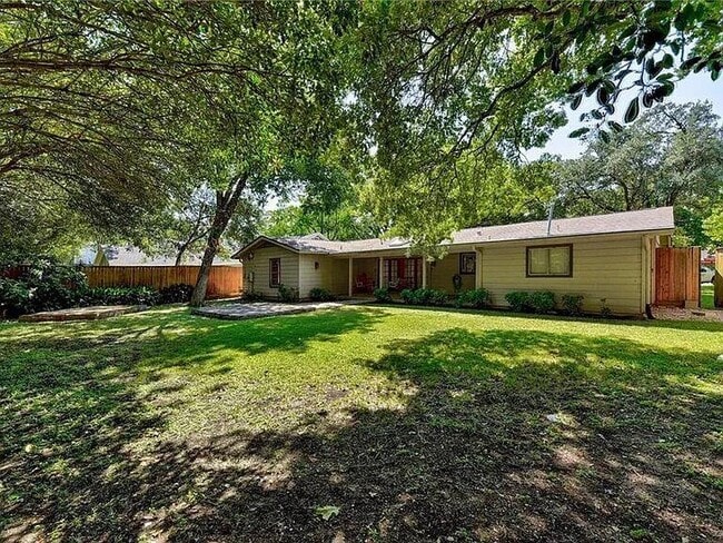 Building Photo - 2906 Greenlawn Pkwy