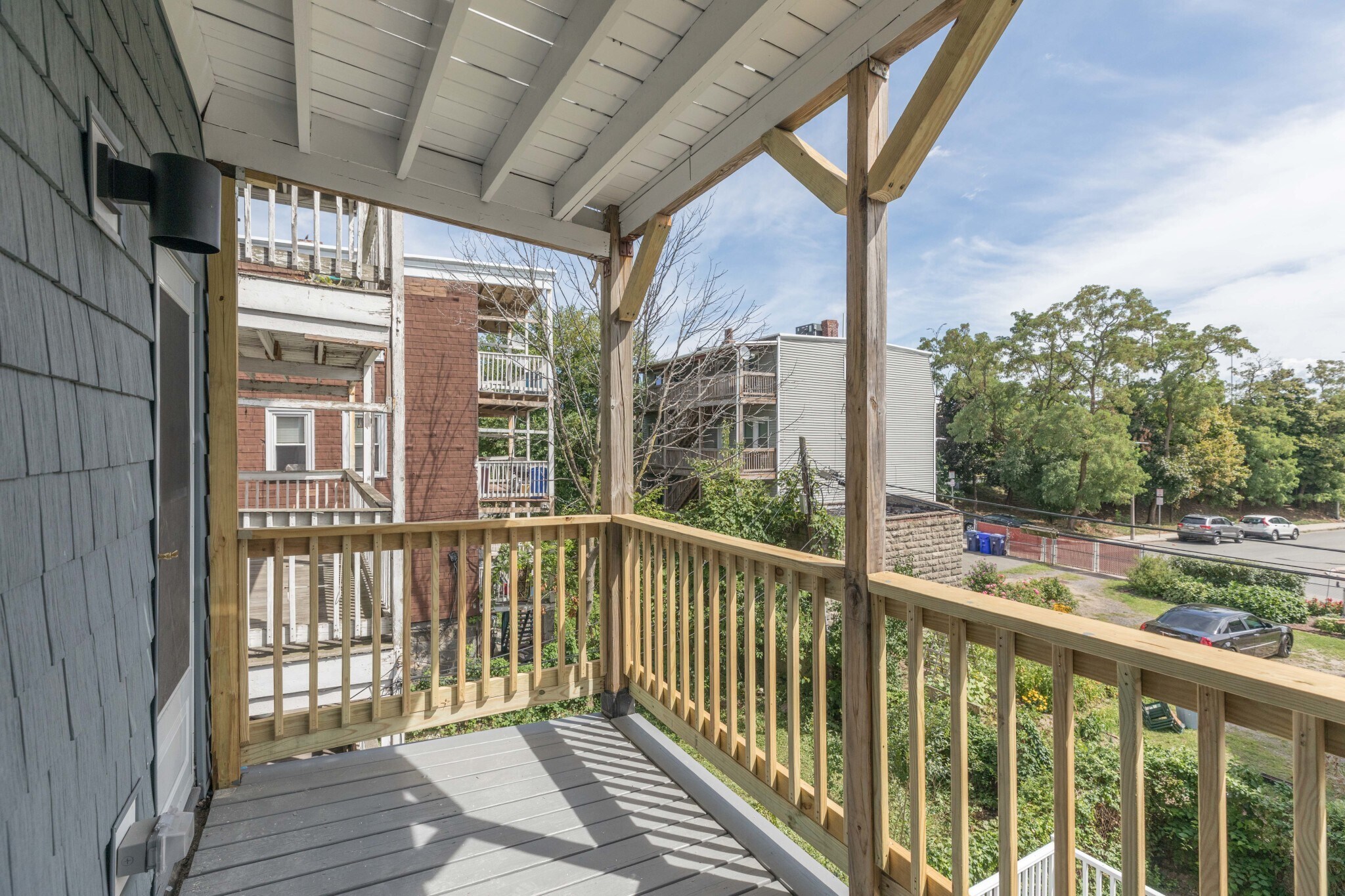 Building Photo - 843 Columbia Rd