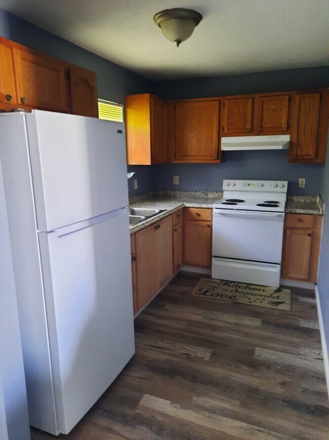 Building Photo - 3371 SW 4th Ave