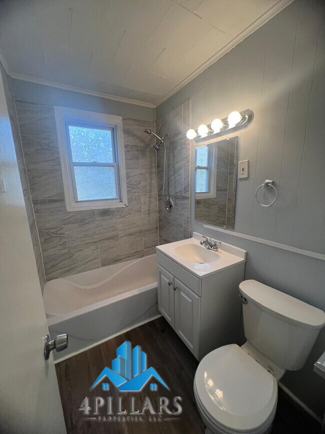 Building Photo - Charming 2 Bedroom Duplex in La Porte with Spacious Layout and Prime Location